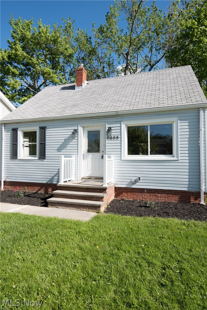 5655 Shawnee Road Cleveland, OH 44124 - Photo 1 of 14