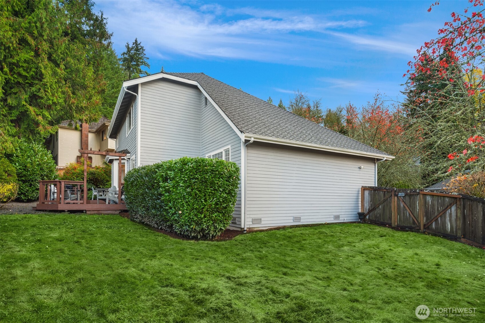 10330 Northeast 151st Place Bothell, WA 98011 - Photo 32 of 38