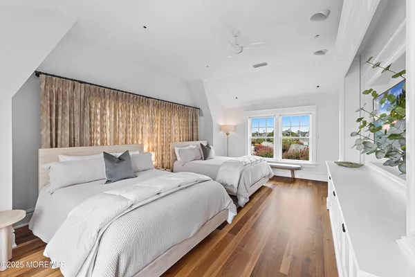 $7,499,000 | 176 Squan Beach Drive, Mantoloking, NJ 08738