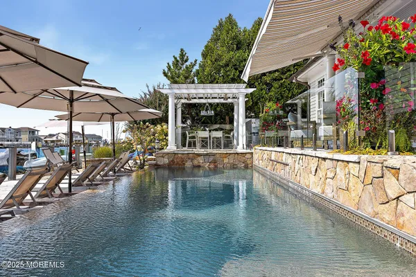 $7,499,000 | 176 Squan Beach Drive, Mantoloking, NJ 08738