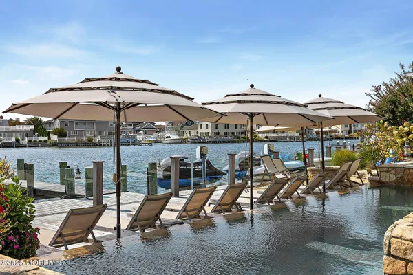 $7,499,000 | 176 Squan Beach Drive, Mantoloking, NJ 08738