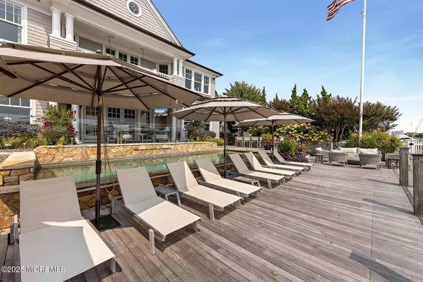 $7,499,000 | 176 Squan Beach Drive, Mantoloking, NJ 08738