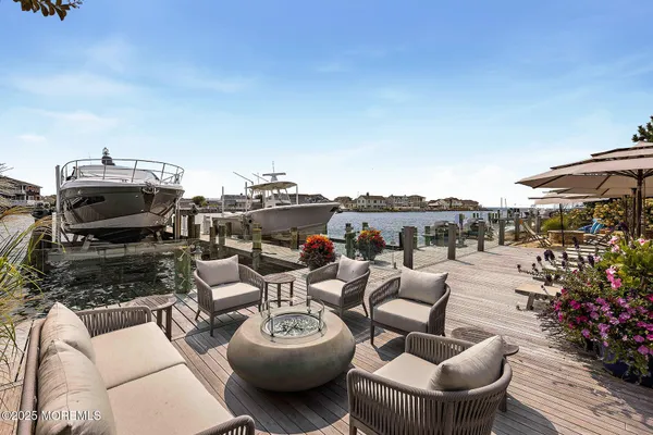 $7,499,000 | 176 Squan Beach Drive, Mantoloking, NJ 08738