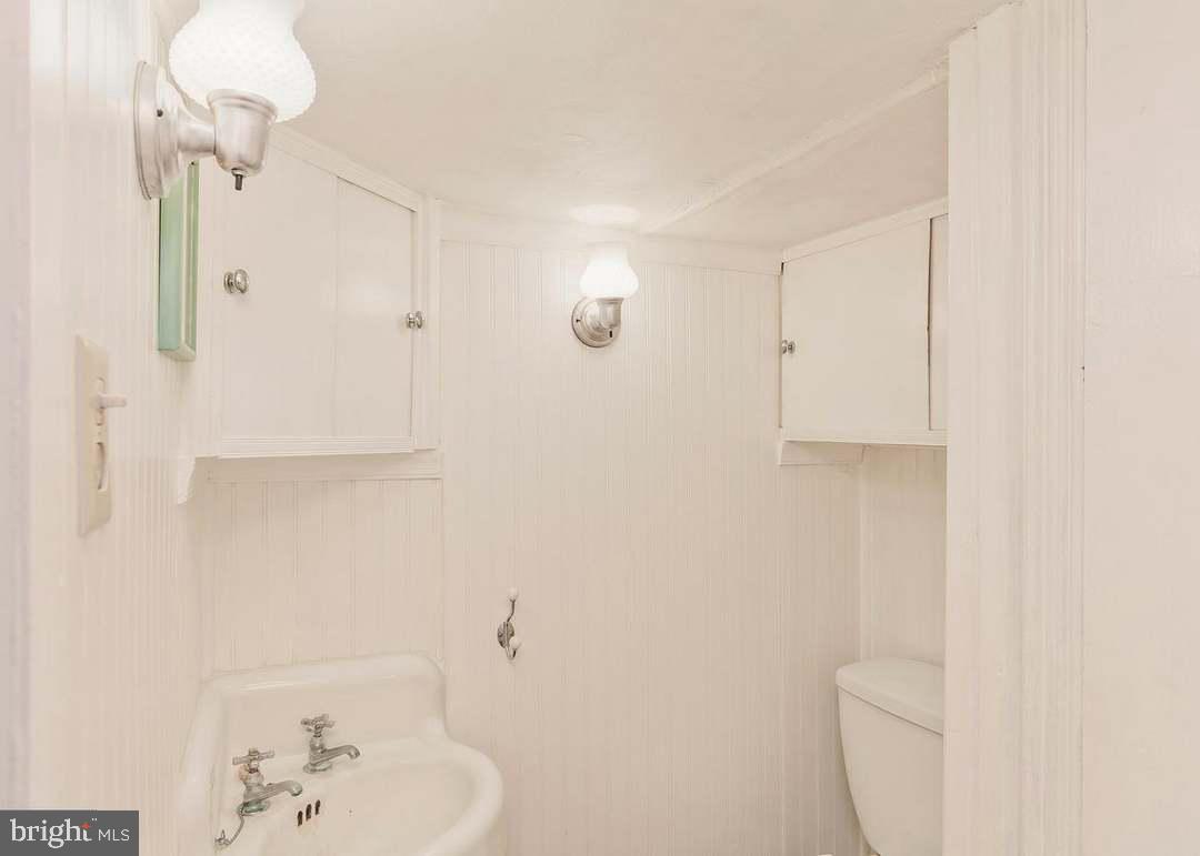 13825 Maugansville Road Maugansville, MD 21767 - Photo 20 of 37 Charming vintage bathroom retreat.