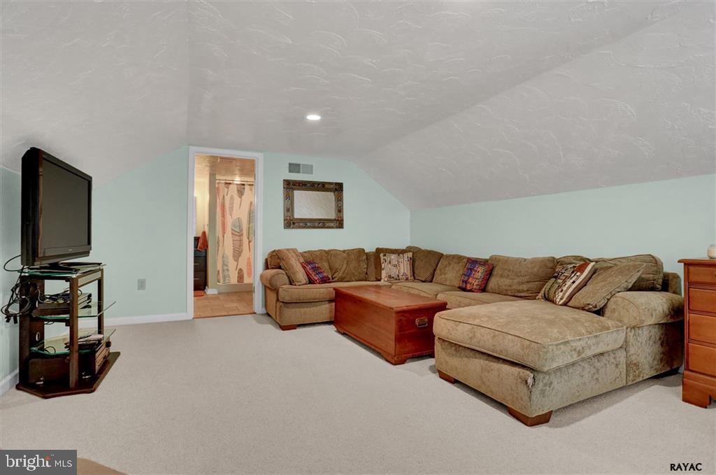 2238 Chambersburg Road Gettysburg, PA 17325 - Photo 17 of 25 Gallery Image 17
