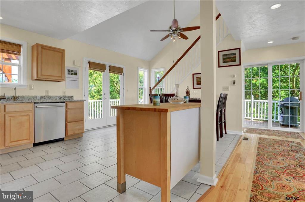 2238 Chambersburg Road Gettysburg, PA 17325 - Photo 3 of 25 Gallery Image 3