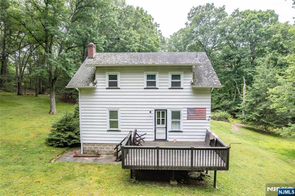 121 Townsend Road Wanaque, NJ 07465 - Photo 9 of 39