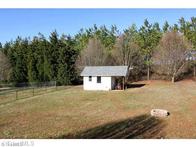 147 Central Field Road Clemmons, NC 27012 - Photo 14 of 16 Yard/Garden.