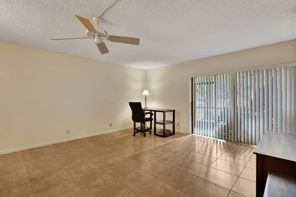$2,300 | 120 Northwest 70th Street, Boca Raton, FL 33487