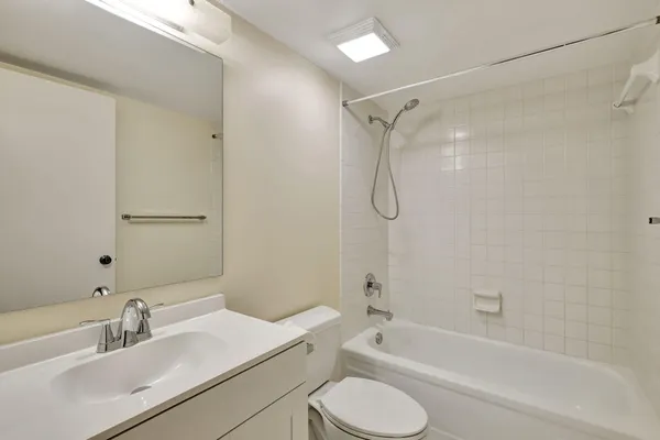 $2,300 | 120 Northwest 70th Street, Boca Raton, FL 33487