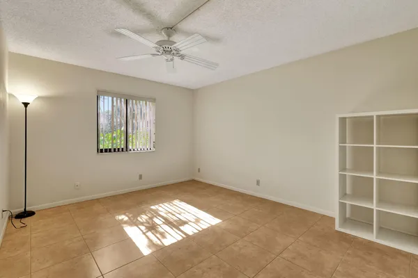 $2,300 | 120 Northwest 70th Street, Boca Raton, FL 33487