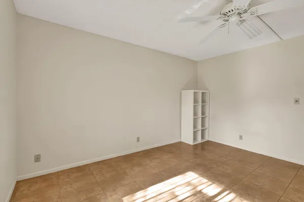 $2,300 | 120 Northwest 70th Street, Boca Raton, FL 33487