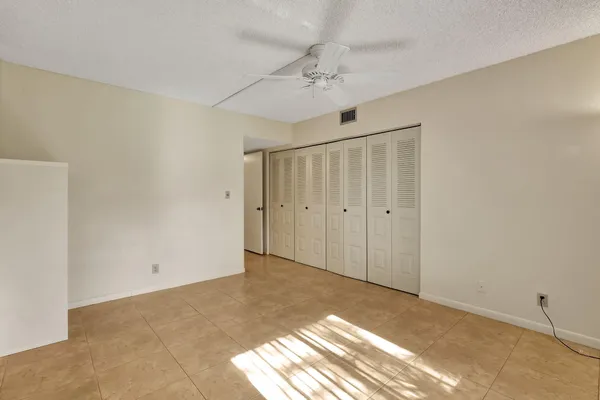 $2,300 | 120 Northwest 70th Street, Boca Raton, FL 33487