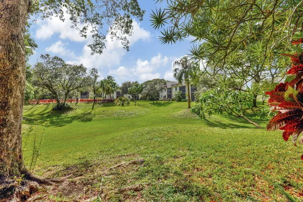 $2,300 | 120 Northwest 70th Street, Boca Raton, FL 33487