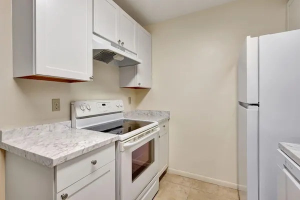 $2,300 | 120 Northwest 70th Street, Boca Raton, FL 33487