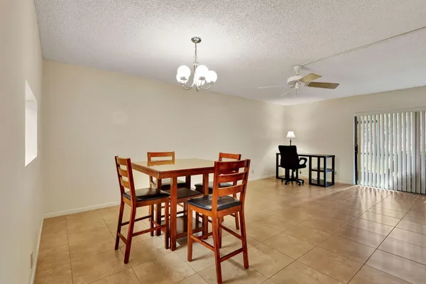 $2,300 | 120 Northwest 70th Street, Boca Raton, FL 33487