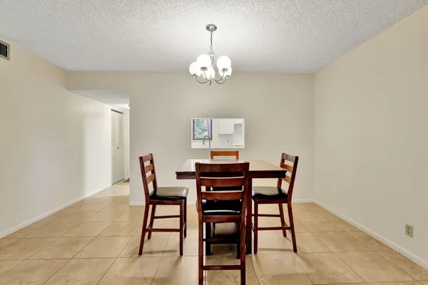 $2,300 | 120 Northwest 70th Street, Boca Raton, FL 33487
