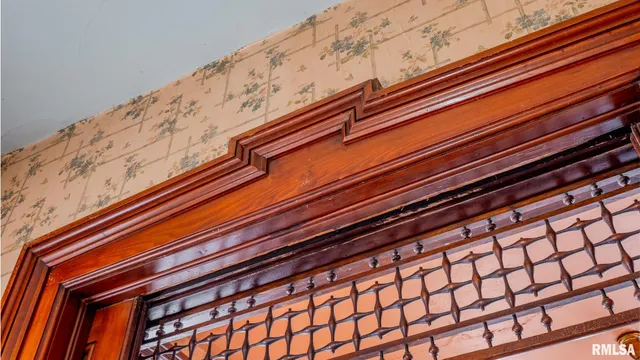 $40,000 | 627 North 8th Street, Quincy, IL 62301