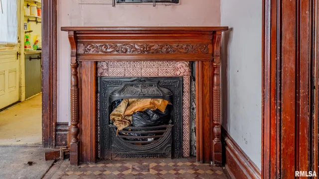 $40,000 | 627 North 8th Street, Quincy, IL 62301