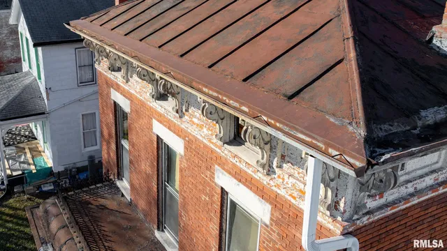 $40,000 | 627 North 8th Street, Quincy, IL 62301