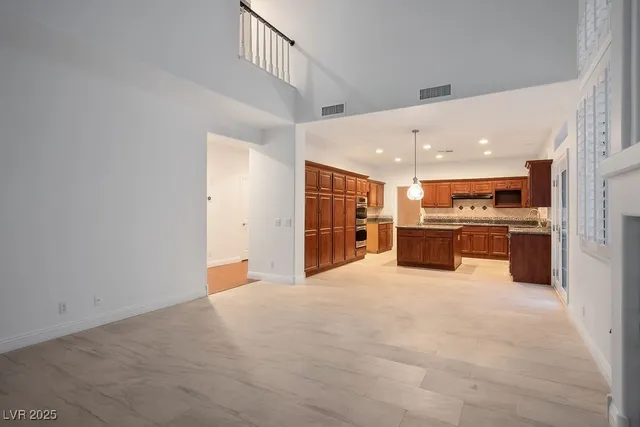 $3,500 | 8113 Blue Cascade Avenue, Las Vegas, NV 89128