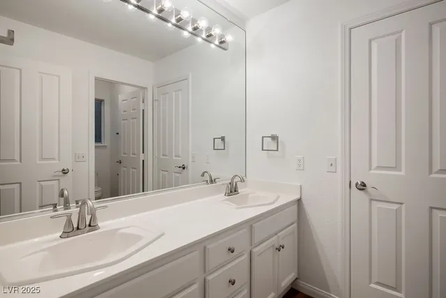 $3,500 | 8113 Blue Cascade Avenue, Las Vegas, NV 89128