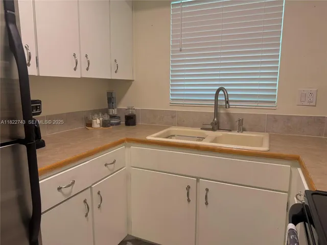 $174,500 | 3801 Northeast 22nd Terrace, Unit 7, Lighthouse Point, FL 33064