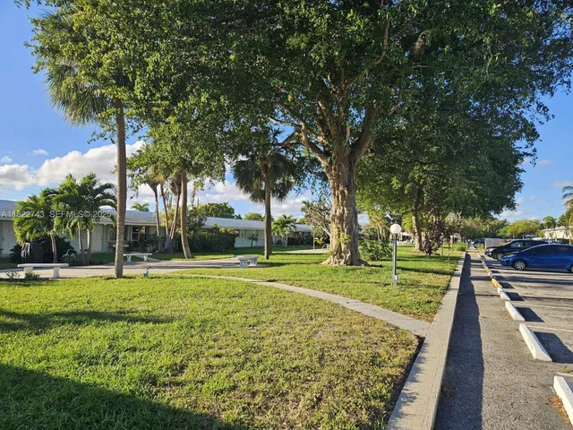 $174,500 | 3801 Northeast 22nd Terrace, Unit 7, Lighthouse Point, FL 33064