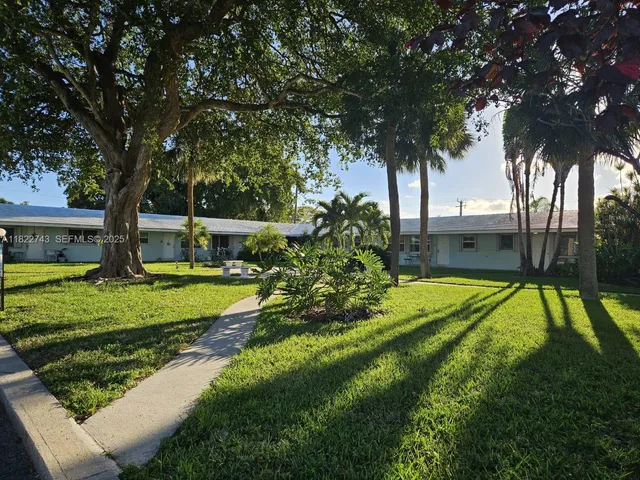 $174,500 | 3801 Northeast 22nd Terrace, Unit 7, Lighthouse Point, FL 33064