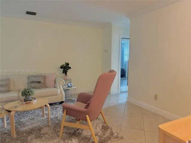 $174,500 | 3801 Northeast 22nd Terrace, Unit 7, Lighthouse Point, FL 33064