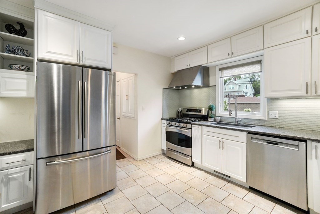 134 Milton Street Boston, MA 02124 - Photo 12 of 36