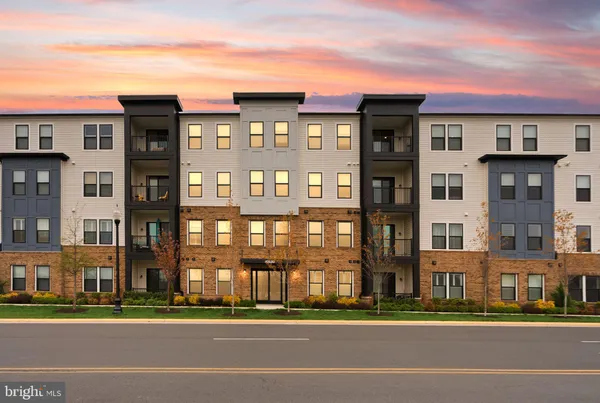 $585,000 | 42920 Firefly Sonata Terrace, Unit 203, Ashburn, VA 20148
