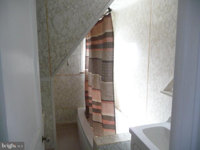 148 Blake Avenue Rockledge, PA 19046 - Photo 24 of 32 Hall bath 3rd floor