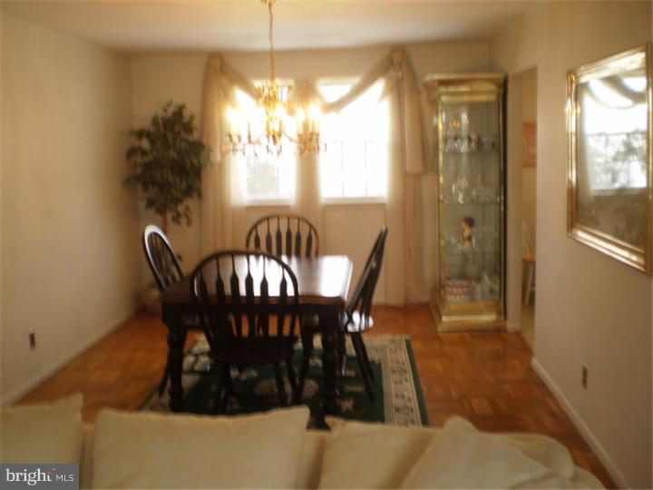 11996 Dumont Road Philadelphia, PA 19116 - Photo 11 of 21 Dining Room