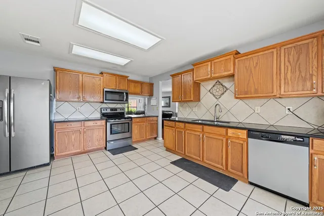 $1,900 | 1664 Willow Top Drive, Schertz, TX 78154