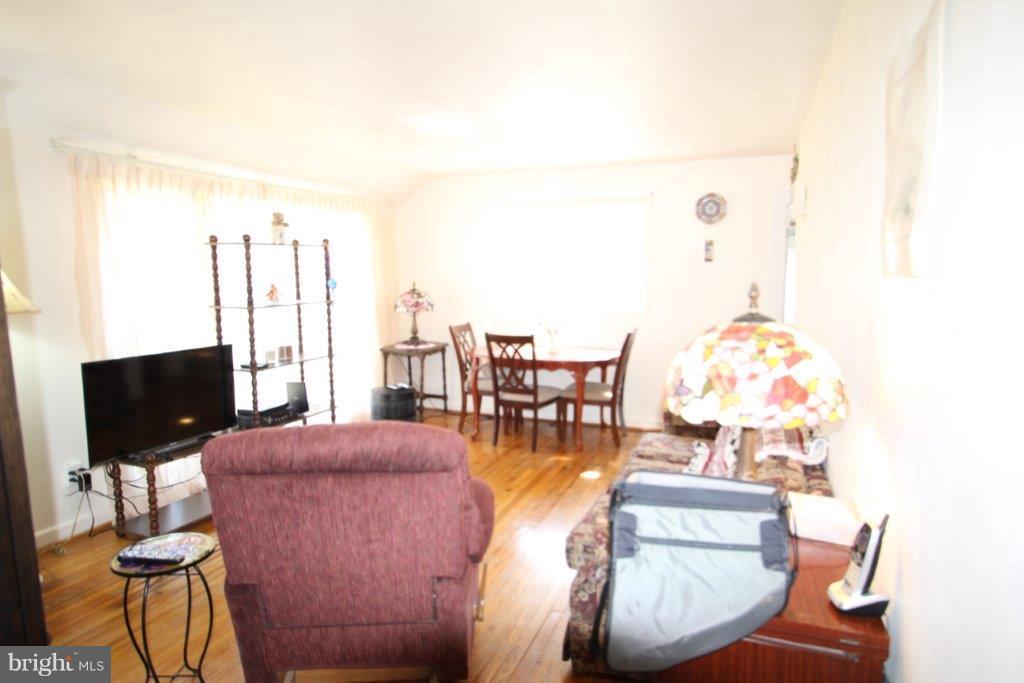 12628 Epping Road Silver Spring, MD 20906 - Photo 12 of 24 Living Room