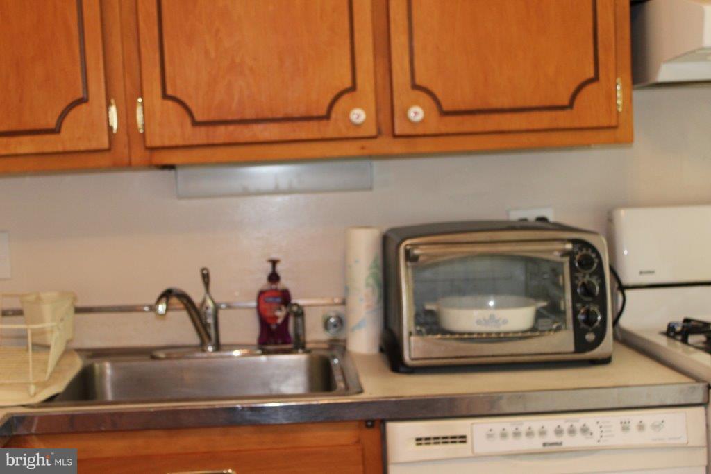 12628 Epping Road Silver Spring, MD 20906 - Photo 21 of 24 Kitchen