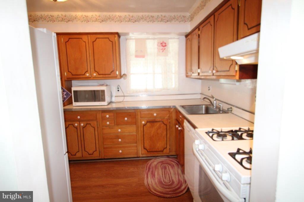12628 Epping Road Silver Spring, MD 20906 - Photo 6 of 24 Kitchen