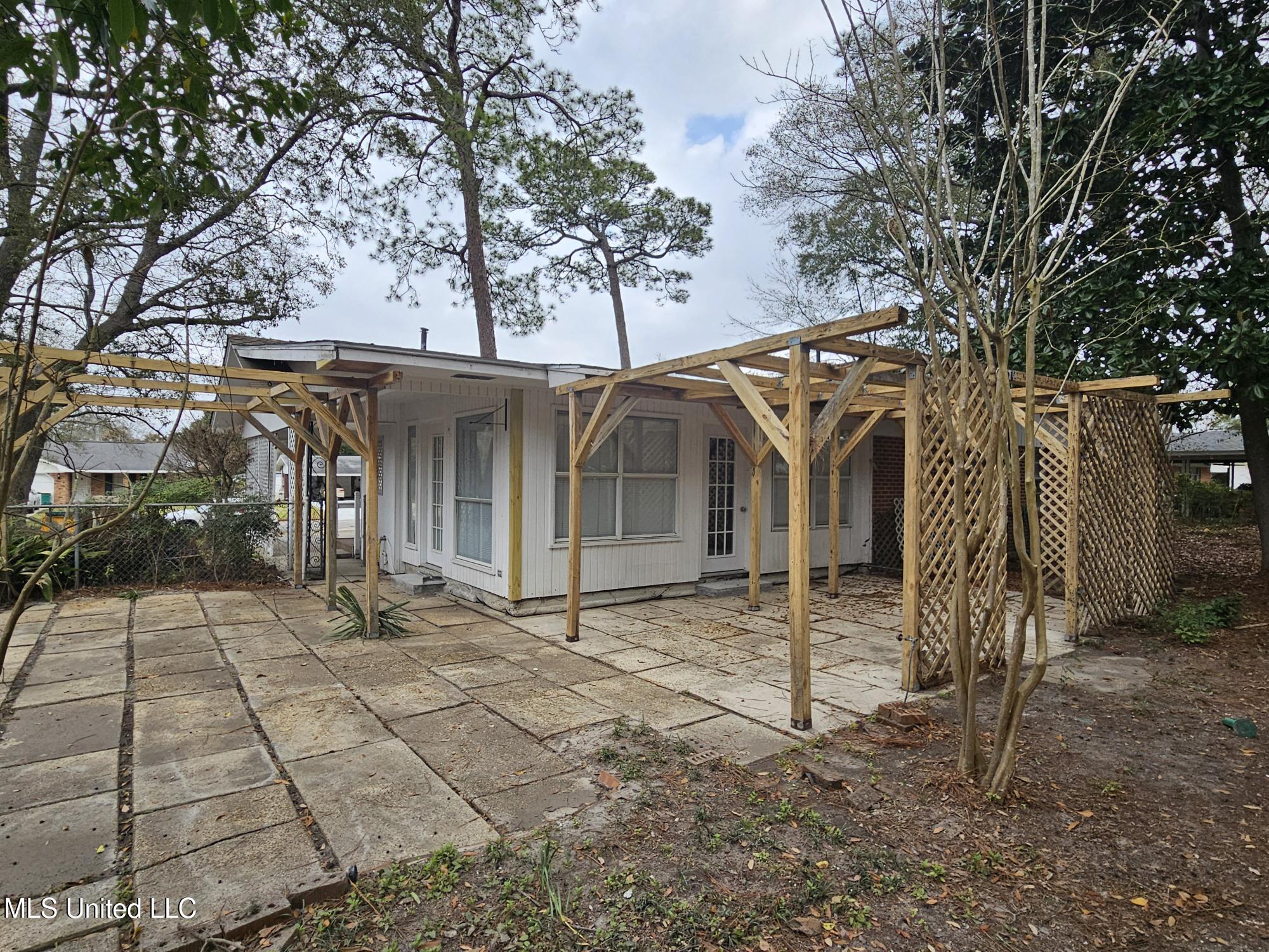 2485 Carter Road Biloxi, MS 39531 - Photo 12 of 13 backyard