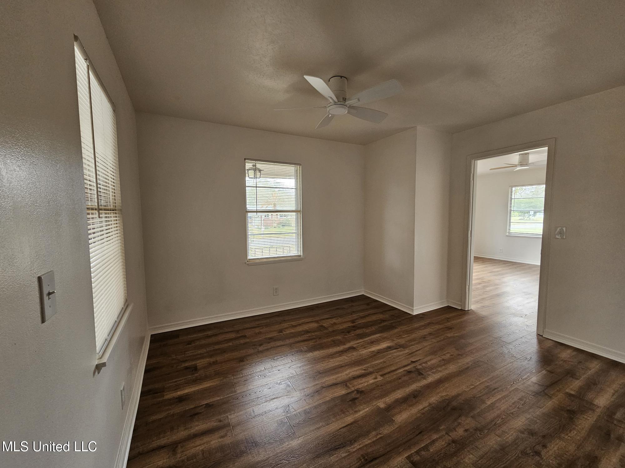 2485 Carter Road Biloxi, MS 39531 - Photo 5 of 13 Dining room