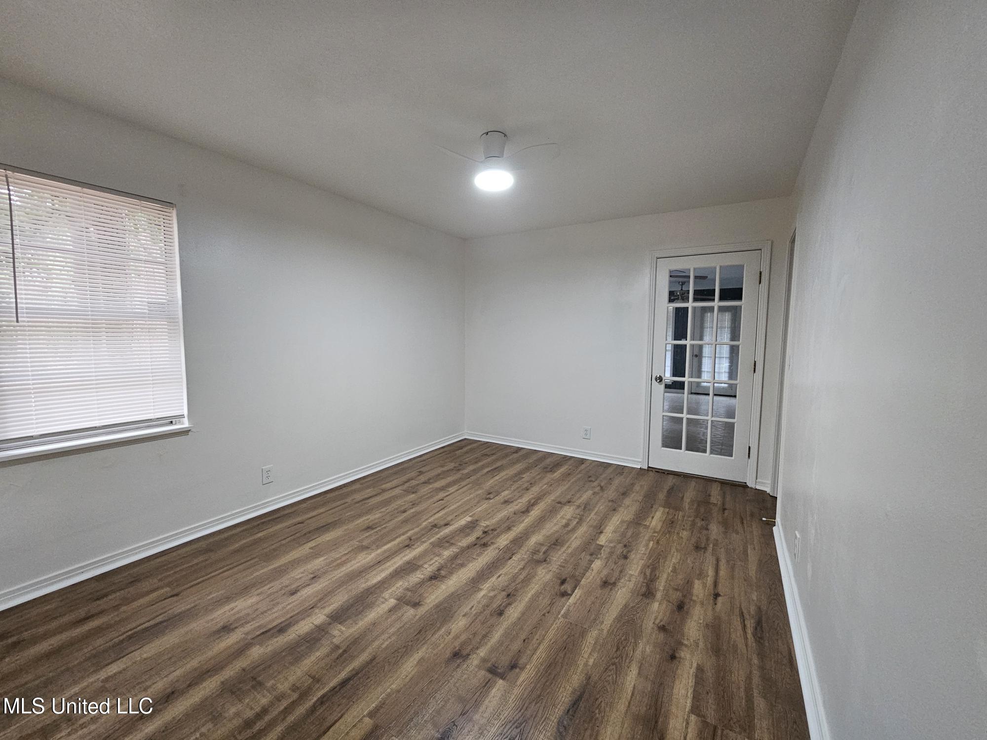 2485 Carter Road Biloxi, MS 39531 - Photo 6 of 13 Master bedroom