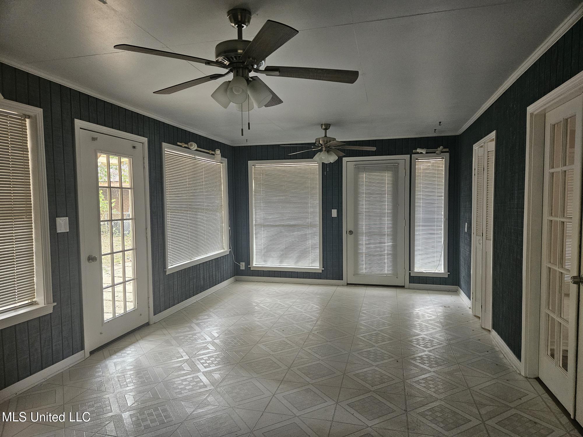 2485 Carter Road Biloxi, MS 39531 - Photo 8 of 13 sunroom