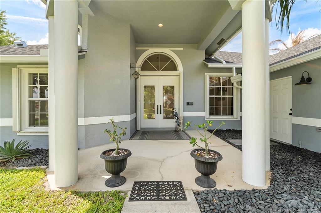 2072 Southeast Hanford Road Port St. Lucie, FL 34952 - Photo 3 of 58
