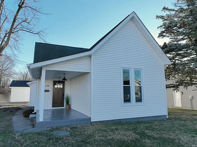 $199,000 | 1109 Washington Avenue, Washington, IN 47501