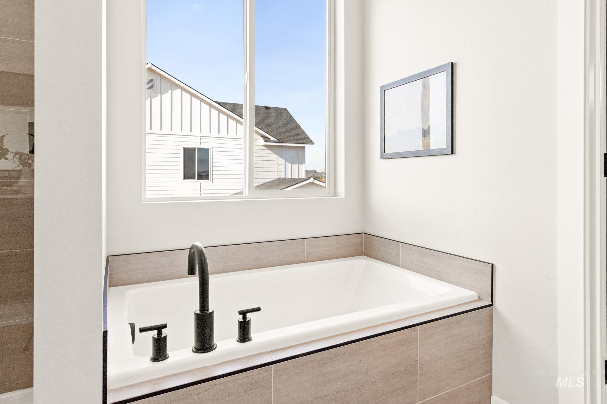 5487 West Yarnell Street Eagle, ID 83616 - Photo 22 of 30 Full bathroom with a garden tub