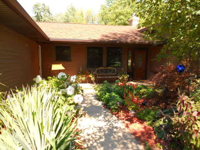 7802 North River Road Freeland, MI 48623 - Photo 2 of 18 20099412-1.JPG