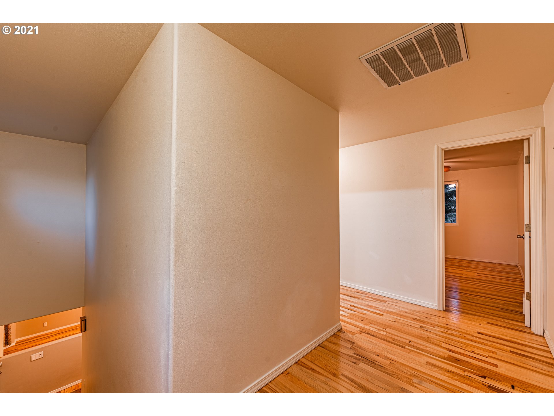 983 Kintzley Avenue Springfield, OR 97478 - Photo 14 of 28 Gallery Image 14