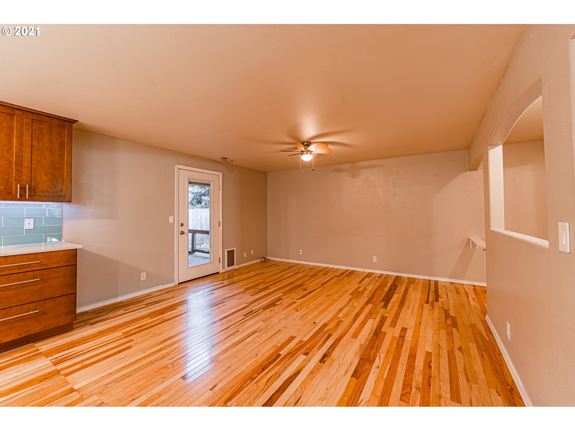 983 Kintzley Avenue Springfield, OR 97478 - Photo 8 of 28 Gallery Image 8