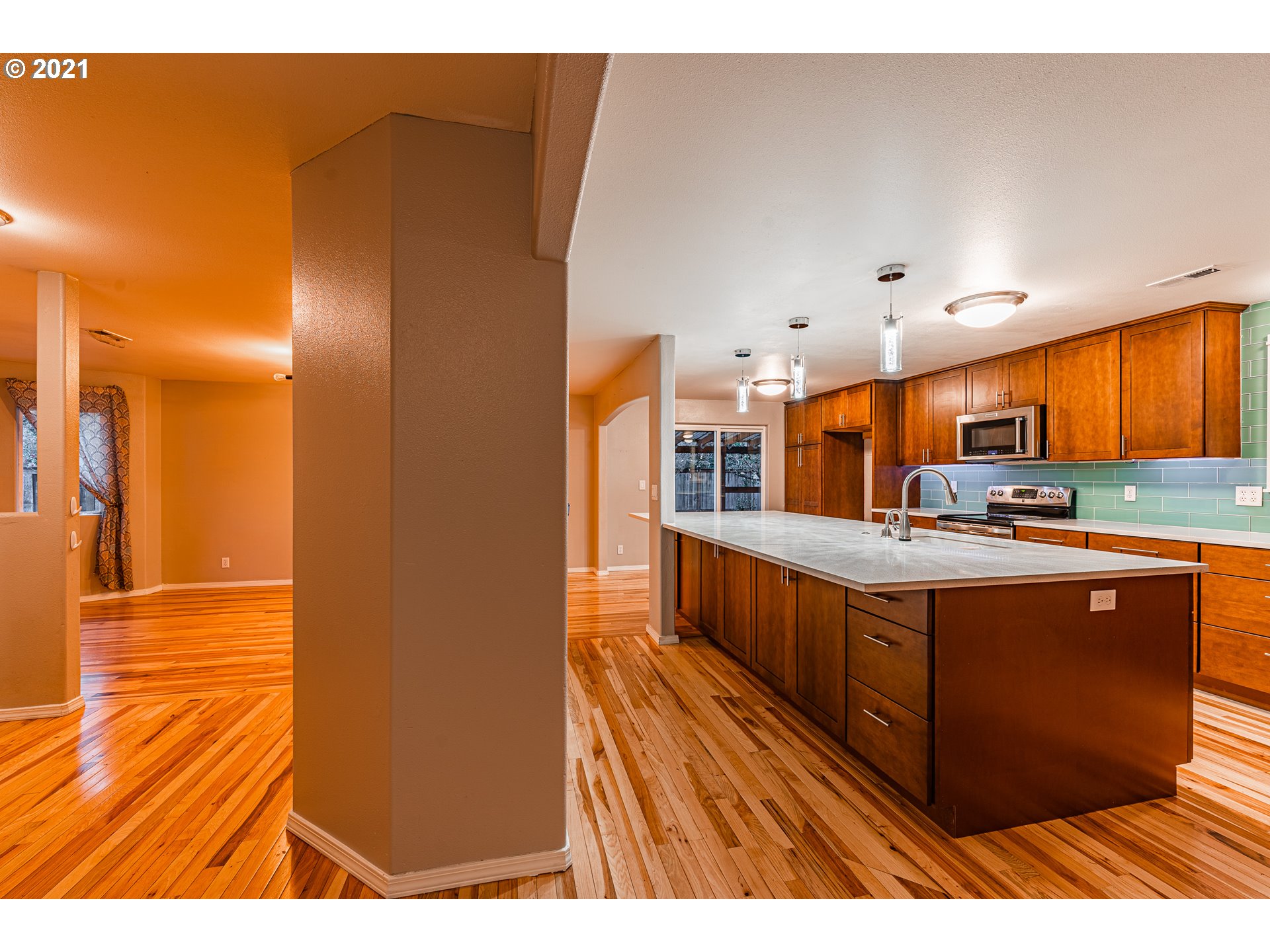 983 Kintzley Avenue Springfield, OR 97478 - Photo 9 of 28 Gallery Image 9