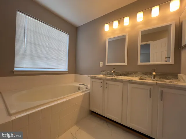 $2,999 | 2509 James Maury Drive, Herndon, VA 20171